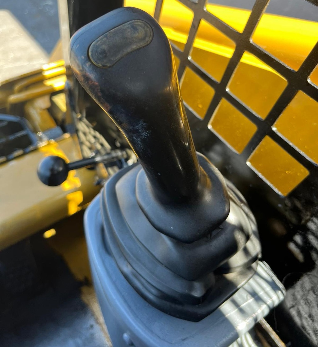 CAT 246, view 8