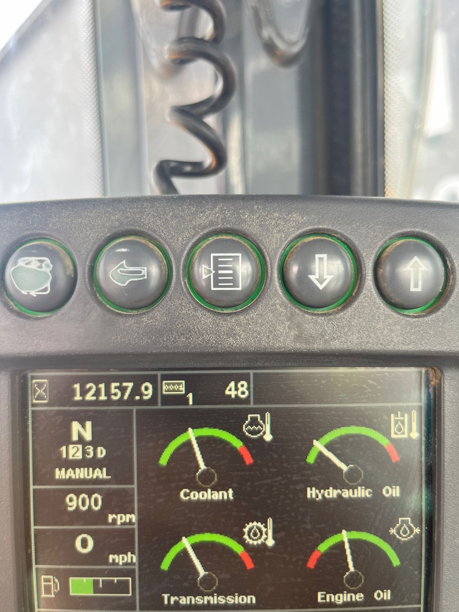2012 John Deere 824K Wheel Loader, view 6