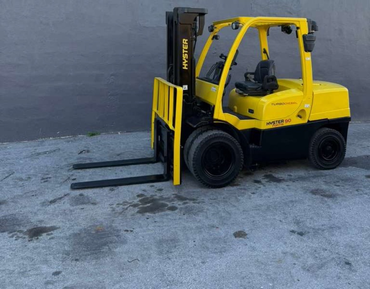 2013 Hyster H90FT Diesel Forklift, view 2