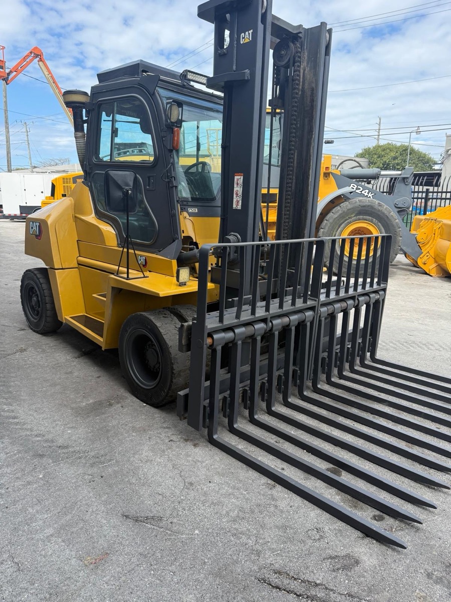 2014 Cat DP70N 12,300 lb Diesel Forklift