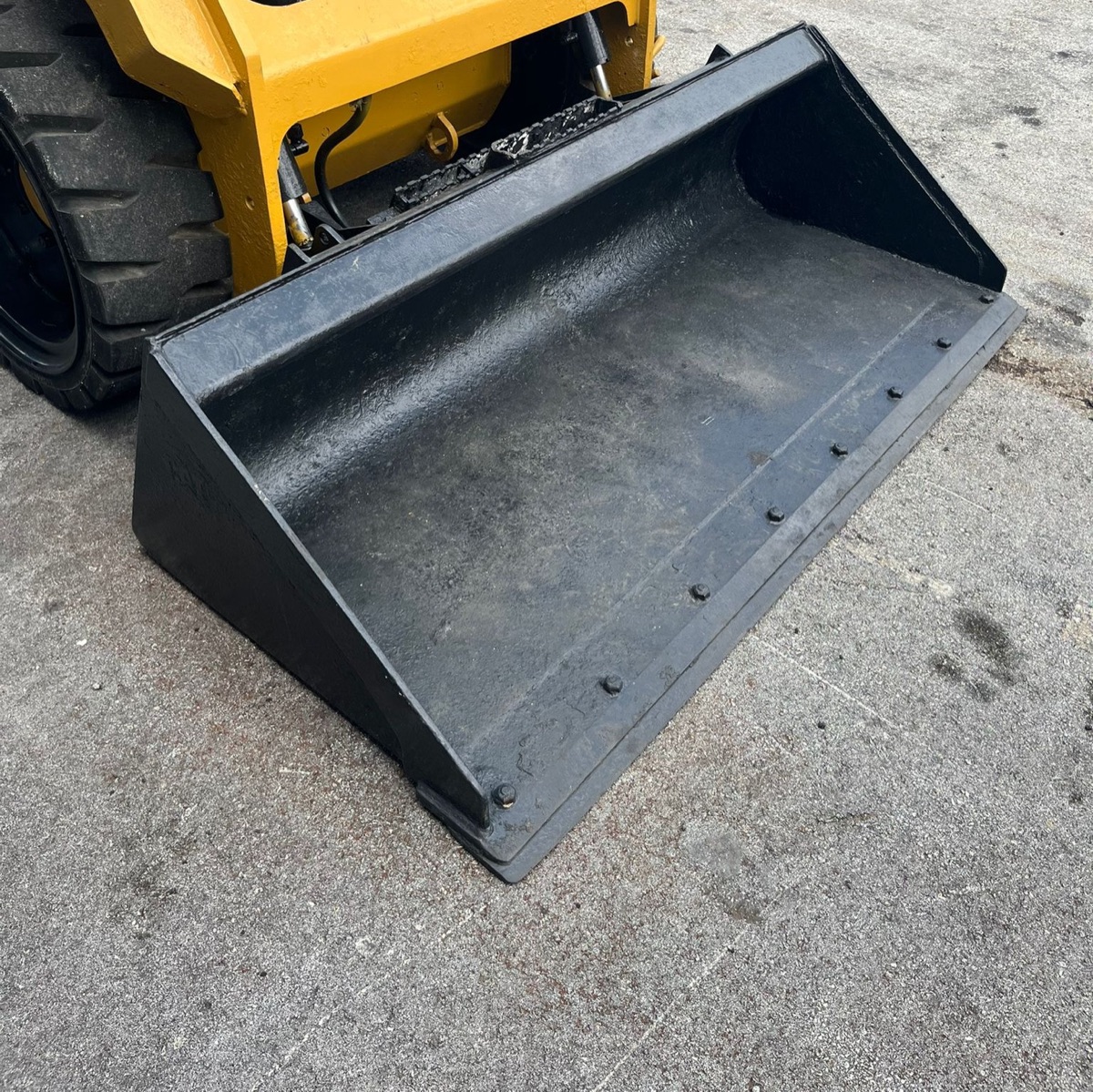2015 Cat 226D, view 3
